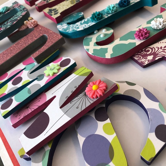 Hand crafted 4” wooden alphabet letter “W” magnet - Picture 3 of 4